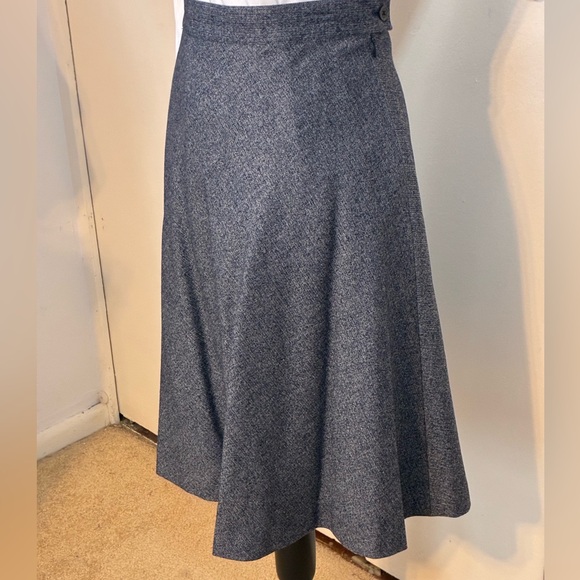 Brooks Brothers Women's Navy Herring Bone Flare Skirt - Picture 3 of 7